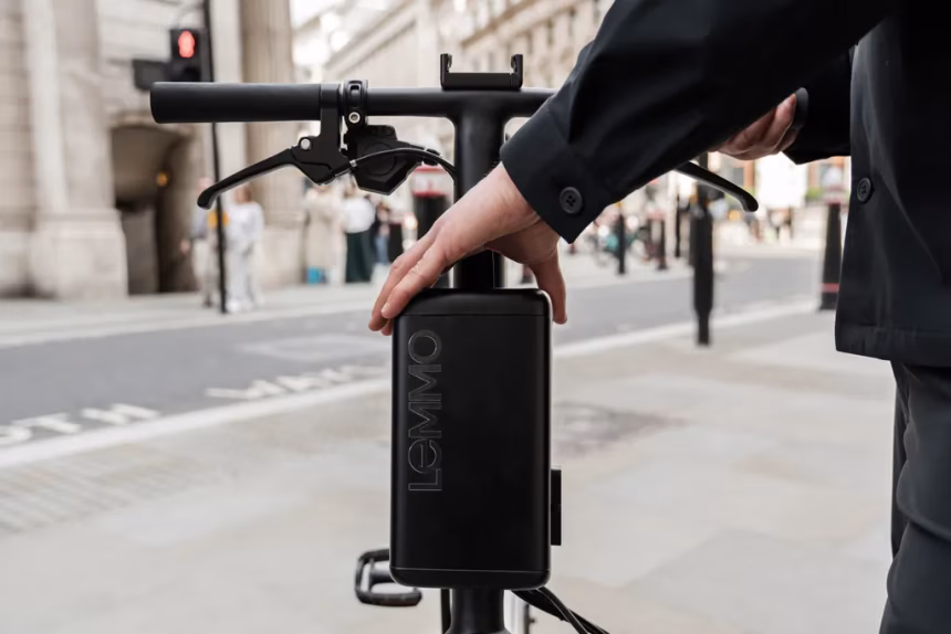 Revoluce v městské mobilitě: Skládací elektrokolo Lemmo Zero se vejde i do letadla - fotografie 3