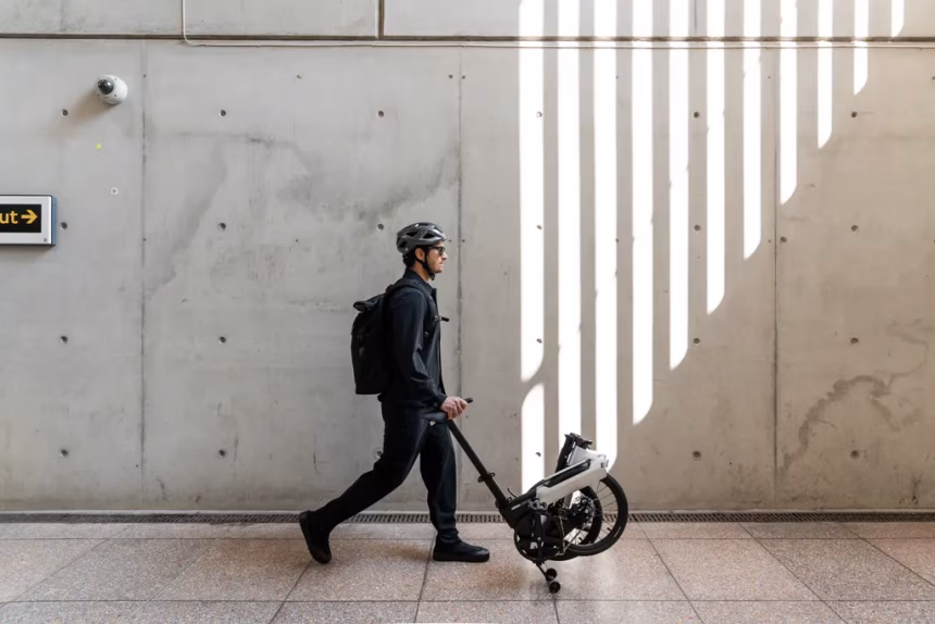 Revoluce v městské mobilitě: Skládací elektrokolo Lemmo Zero se vejde i do letadla - fotografie 4