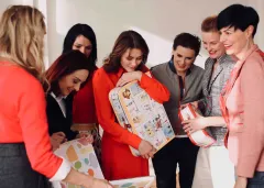 Módní návrhářka Kateřina Geislerová spolupracuje s projektem Život v kufříku, který chrání dětské vzpomínky - foto 3 | brand photo
