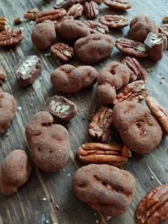 Nechte lásku projít žaludkem! Pochutnejte si se svými milými na sušených jahodách a malinách v lahodné čokoládě! - foto 4 | brand photo