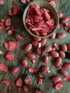 Nechte lásku projít žaludkem! Pochutnejte si se svými milými na sušených jahodách a malinách v lahodné čokoládě! - foto 5 | brand photo