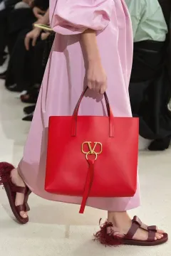 Valentino Garavani představuje kabelku VRing - foto 3 | brand photo