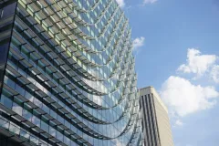 Castellana 77, udržitelná budova s prosklenou fasádou od společnosti Guardian Glass, ožila v centru Madridu - foto 7 | brand photo