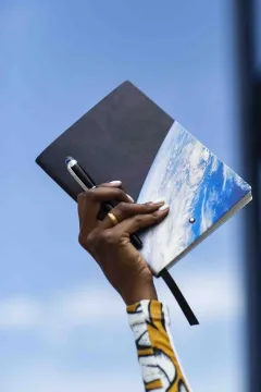 Montblanc přichází s novou kolekcí psacích per StarWalker  a vyzývá k opětovnému spojení s naší planetou - foto 4 | brand photo