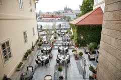 Středomořské jídlo, pohostinnost i elegance, to je Piazzetta pop-up restaurant v hotelu Four Seasons - foto 6 | brand photo