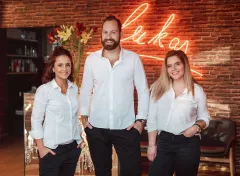 Kadeřnický kouzelník a gentleman z Vinohrad  - foto 2 | brand photo