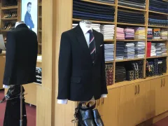 Krejčovství, kde se šije nejen nití, ale i srdcem, to je salon Abi Totre v centru Ostravy - foto 1 | brand photo