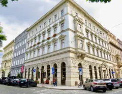 APS Real Estate: Podkrovní apartmány v budově Café Savoy k dispozici nájemcům již na jaře - foto 1 | brand photo