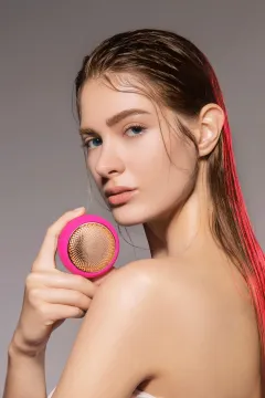 LUXUS, ÚČINNOST A PÉČE NA MÍRU - FOREO PŘEDSTAVUJE UFO 2 A POSOUVÁ POWER-MASKING NA NOVOU ÚROVEŇ - foto 4 | brand photo