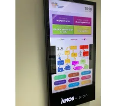 Projekt Finanční gramotnost do škol vzdělává mladou generaci prostřednictvím školních panelů ÁMOS vision - foto 2 | brand photo