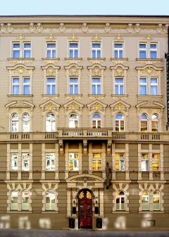 Elegantní Alfons Boutique Hotel inspirovaný Alfonsem Muchou - foto 2 | brand photo