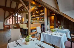 Pochutnejte si na výborném jídle obklopeni vínem v restauraci Salabka - foto 1 | brand photo