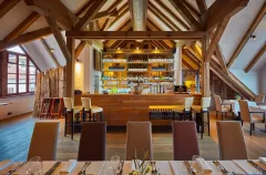 Pochutnejte si na výborném jídle obklopeni vínem v restauraci Salabka - foto 5 | brand photo