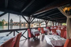 Nejlepší restaurace v Čechách shrnuty v jedné knize - foto 2 | brand photo
