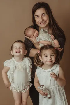 Jak se správně věnovat miminku díky BABY masážím od Michaely Cázerové - foto 2 | brand photo