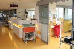 Nadace Charty 77 – Konto Bariéry: účelový dar pro 5 nemocnic - foto 2 | brand photo