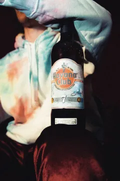 LIMITOVANÁ EDICE RUMU HAVANA CLUB X PIGALLE V KUBÁNSKÝCH BARVÁCH - foto 5 | brand photo