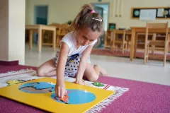 O PRODEJI MONTESSORI POMŮCEK A SMYSLUPLNÝCH HRAČEK S LUCIÍ TAMÁŠOVOU - foto 4 | brand photo