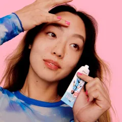 Nechte se zachránit agentkou od Benefit Cosmetics a zdokonalte svou pleť - foto 2 | brand photo