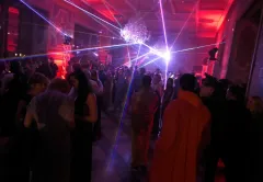 PLES SOBJE by MUMM ovládnutý výjimečnými outfitu a magickou atmosférou - foto 1 | brand photo