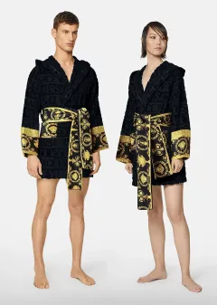 Zdroj: www.versace.com