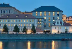 FOUR SEASONS HOTEL PRAGUE OPĚT ZABODOVAL V ŽEBŘÍČKU NEJLEPŠÍCH HOTELŮ NA SVĚTĚ - foto 1 | brand photo