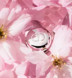 Znovuobjevený lesk na rty Dior Lip Maximizer se postará o plnost a záři - foto 4 | brand photo