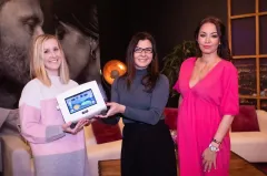 Těhotná Agáta Hanychová předala dar za statisíce - foto 2 | brand photo