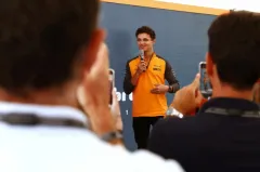  Pociťte tlukot srdce Formule 1 v McLaren Paddock Clubu - foto 4 | brand photo