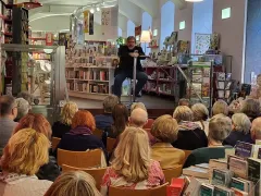 Ponořte se do příběhů vídeňských historických románů s rakouským spisovatelem Andreasem Pittlerem - foto 2 | brand photo