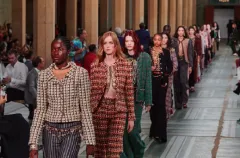 CHANEL MÉTIERS D'ART 2023 JE OSLAVOU KULTURY A ŘEMESEL - foto 1 | brand photo