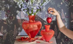 František Jungvirt vytvořil vázu Bloom ve tvaru srdce - foto 1 | brand photo