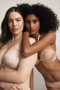 NOVÁ KOLEKCE SPODNÍHO PRÁDLA VICTORIA'S SECRET ONLY SOLUTIONS - foto 2 | brand photo