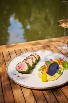 Pohádková gastronomie v objetí přírody. Chuťová symfonie v Hliněné baště v Průhonicích - foto 5 | brand photo