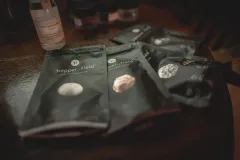 Kouzelná kombinace japonského řemeslného ROKU Ginu a pravého Kampotského pepře - foto 2 | brand photo