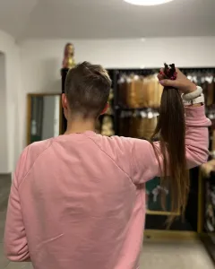 Pantene věnuje více než 129 000 Kč na výrobu paruk pro onkologické pacientky - foto 2 | brand photo