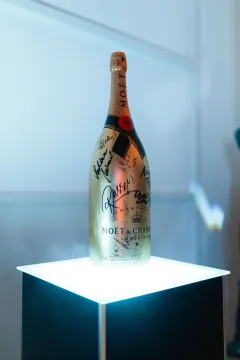 MOËT & CHANDON OPĚT POMÁHÁ - 1 MILION KORUN PRO NEMOCNÉ CYSTICKOU FIBRÓZOU - foto 2 | brand photo