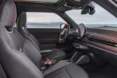 Sportovní vzhled pro elektrické MINI: MINI Cooper SE s výbavou JCW - foto 3 | brand photo