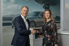 BMW Czech Republic poskytlo neziskové organizaci Loono 5000 € - foto 2 | brand photo