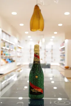 Dokonalé perlení a lesk křišťálu: Oslava talentu a výjimečnosti - foto 5 | brand photo