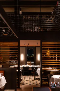 Ponořte se do příběhu s Vikim Geunesem: tříhvězdičkový Michelinský šéfkuchař, který spojuje umění a vysokou gastronomii - foto 4 | brand photo