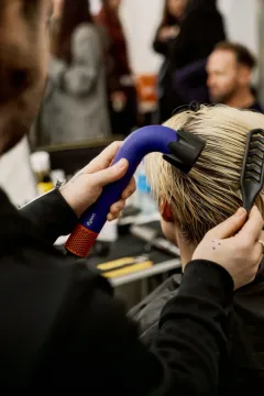 Dyson a Anthony Turner na přehlídce ISSEY MIYAKE AW24 - foto 8 | brand photo