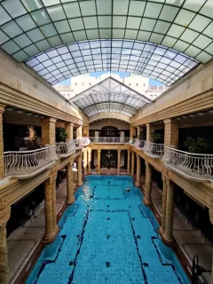 Gellértovy lázně: Oáza luxusu a historie v srdci Budapešti  - foto 2 | brand photo