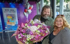 ...A PŘESKOČILA JISKRA, křest nové knihy Haliny Pawlowské - foto 1 | brand photo