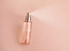 FOREO uvádí hydratační mlhu SUPERCHARGED™ Barrier Restoring Essence Mist: klíč ke svěží a mladě vypadající pleti - foto 2 | brand photo