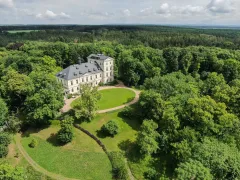 Prozkoumejte krásu Chateau Mcely společně s Co-Founder & Marketing specialistkou Evou Plchovou - foto 2 | brand photo