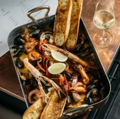 Zdenek's Oyster Bar: Gurmánský zážitek v srdci Prahy - foto 9 | brand photo