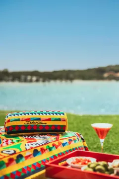 Dolce & Gabbana přetváří Hotel Cala di Volpe v letní oázu luxusu - foto 3 | brand photo