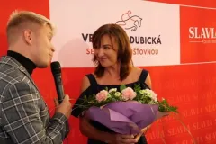 134. Velká pardubická se Slavia pojišťovnou: Módní přehlídka i street artový obraz  - foto 5 | brand photo