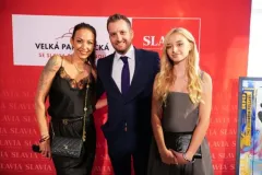 134. Velká pardubická se Slavia pojišťovnou: Módní přehlídka i street artový obraz  - foto 6 | brand photo